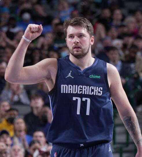 对年轻球员 对年轻球员