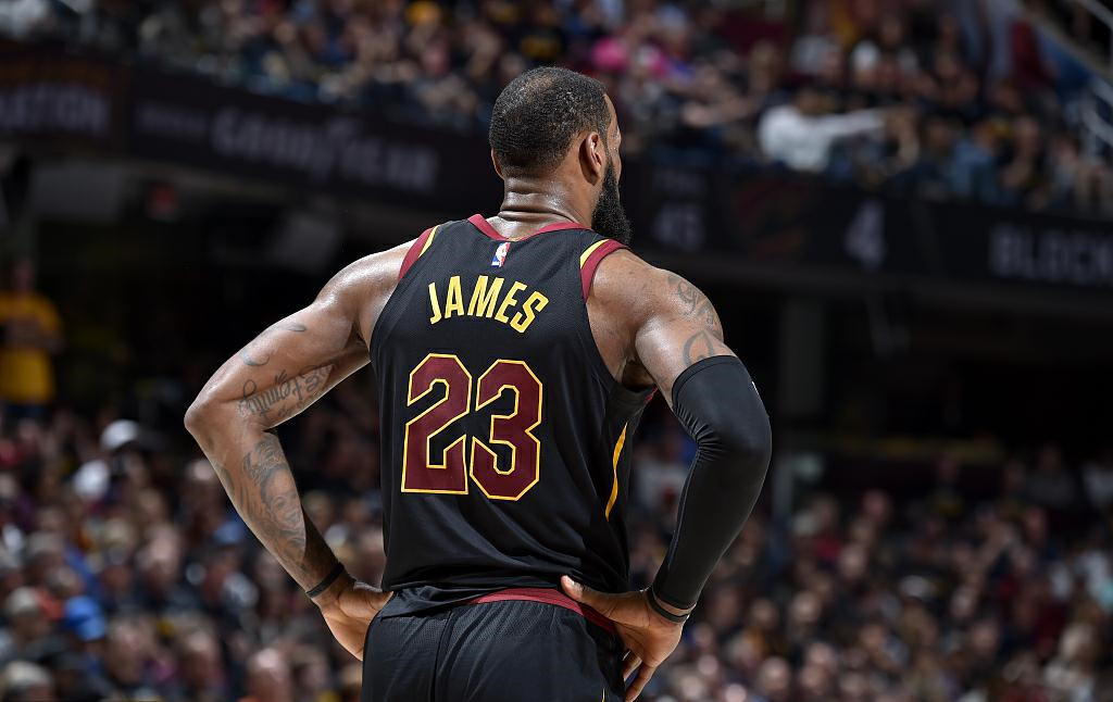 尘土球场到 尘土球场到